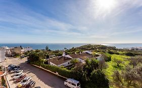 Lovely 2 Bedroom Apartment Including Pool, Stunning Ocean Views & Beach Closeby